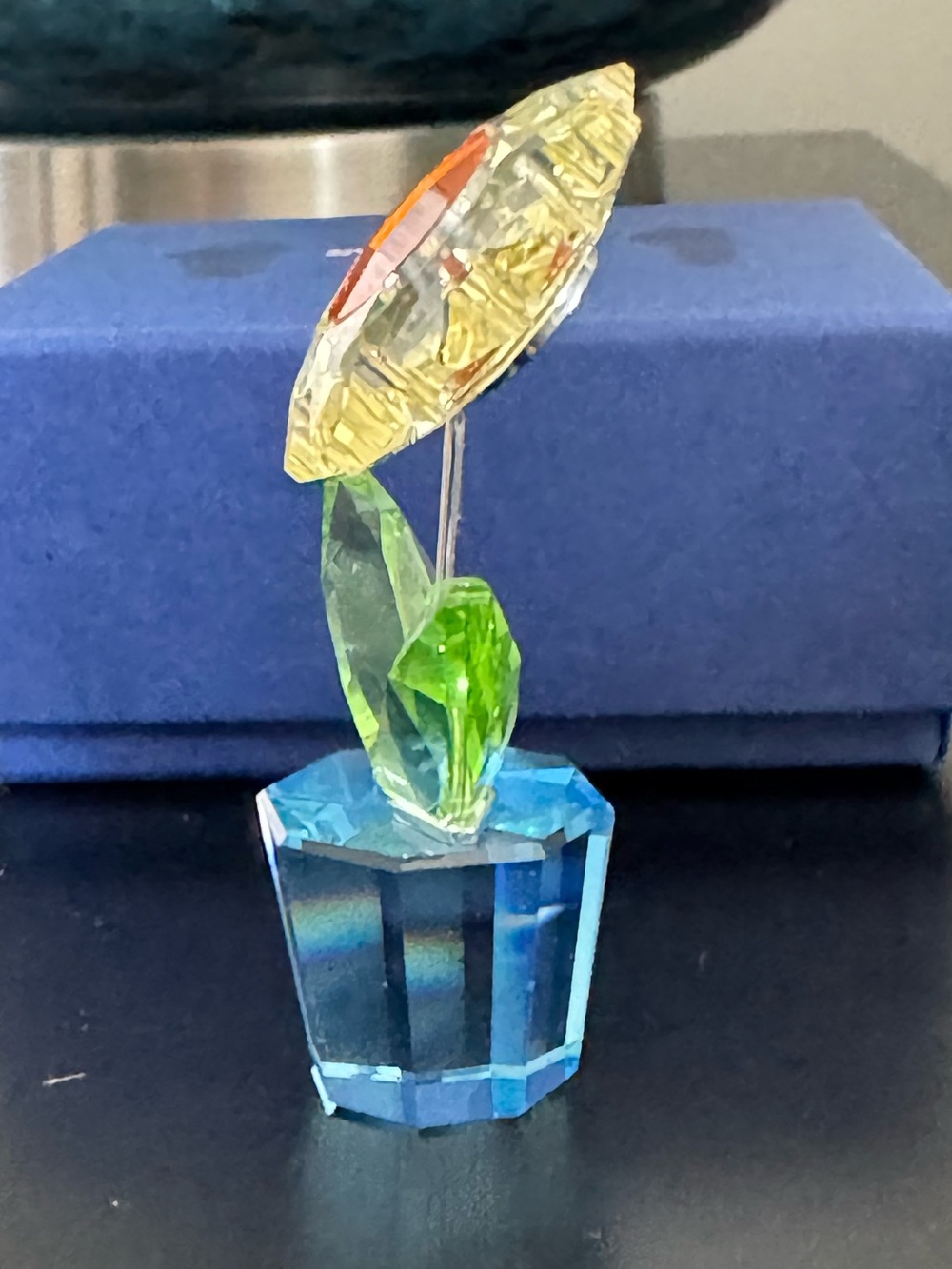 Swarovski Crystal Sunflower Mini Figurine “Happy Flowers” - Picture 4 of 7